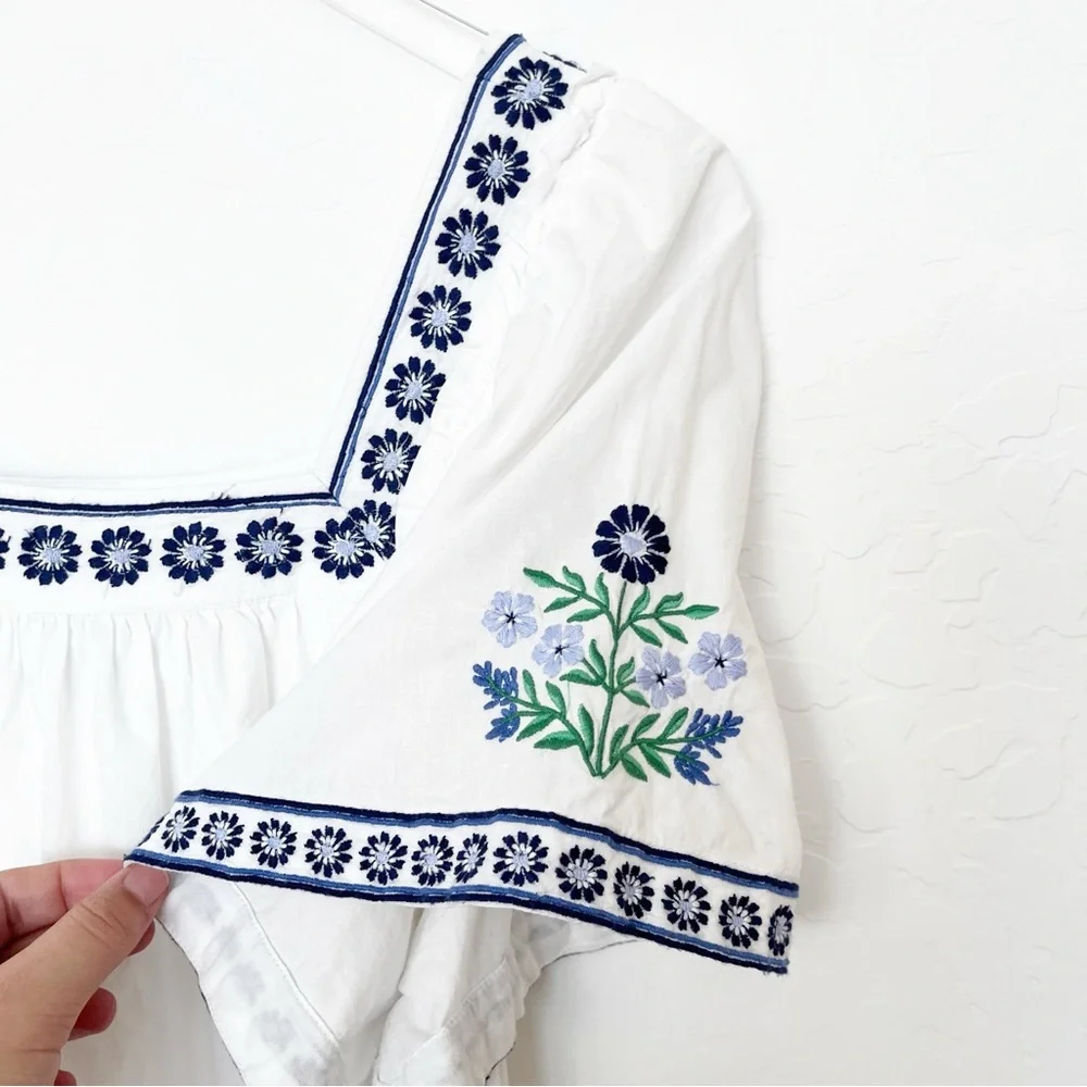 Draper James Embroidered White dress with blue floral Pattern Size Medium - Picture 6 of 14